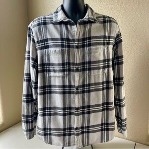 🛍️3/$15🛍️ H&M Flannel Long Sleeve Button Up Plaid Mens L Black White